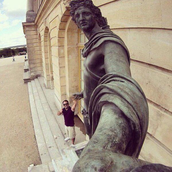 مجسمه ها سلفی می گیرند! | مجسمه,سلفی